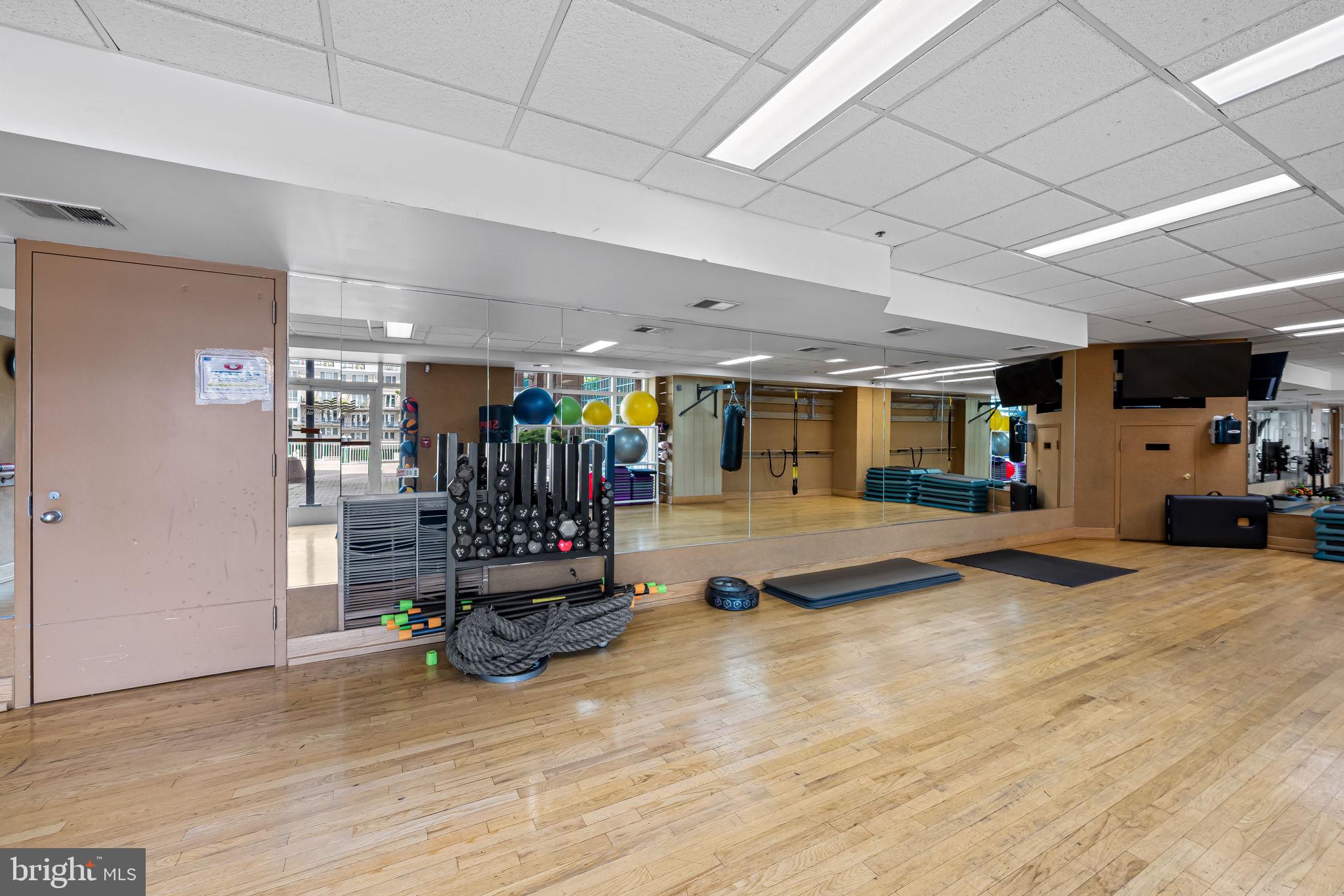PIERSIDE AT HARBORVIEW - Residential