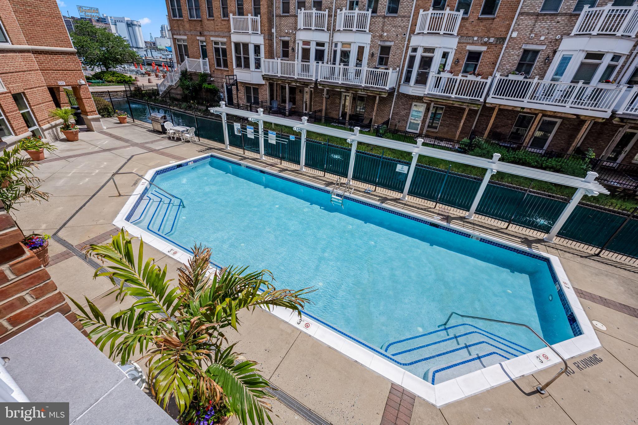 PIERSIDE AT HARBORVIEW - Residential