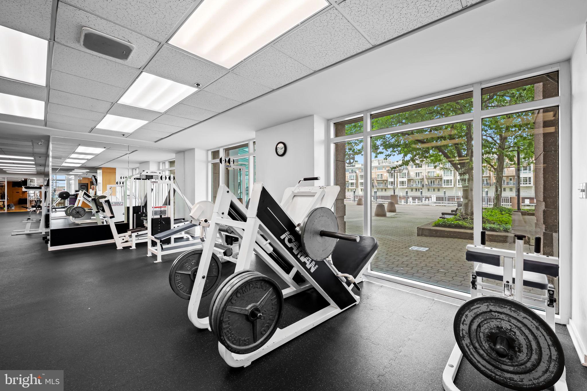 PIERSIDE AT HARBORVIEW - Residential