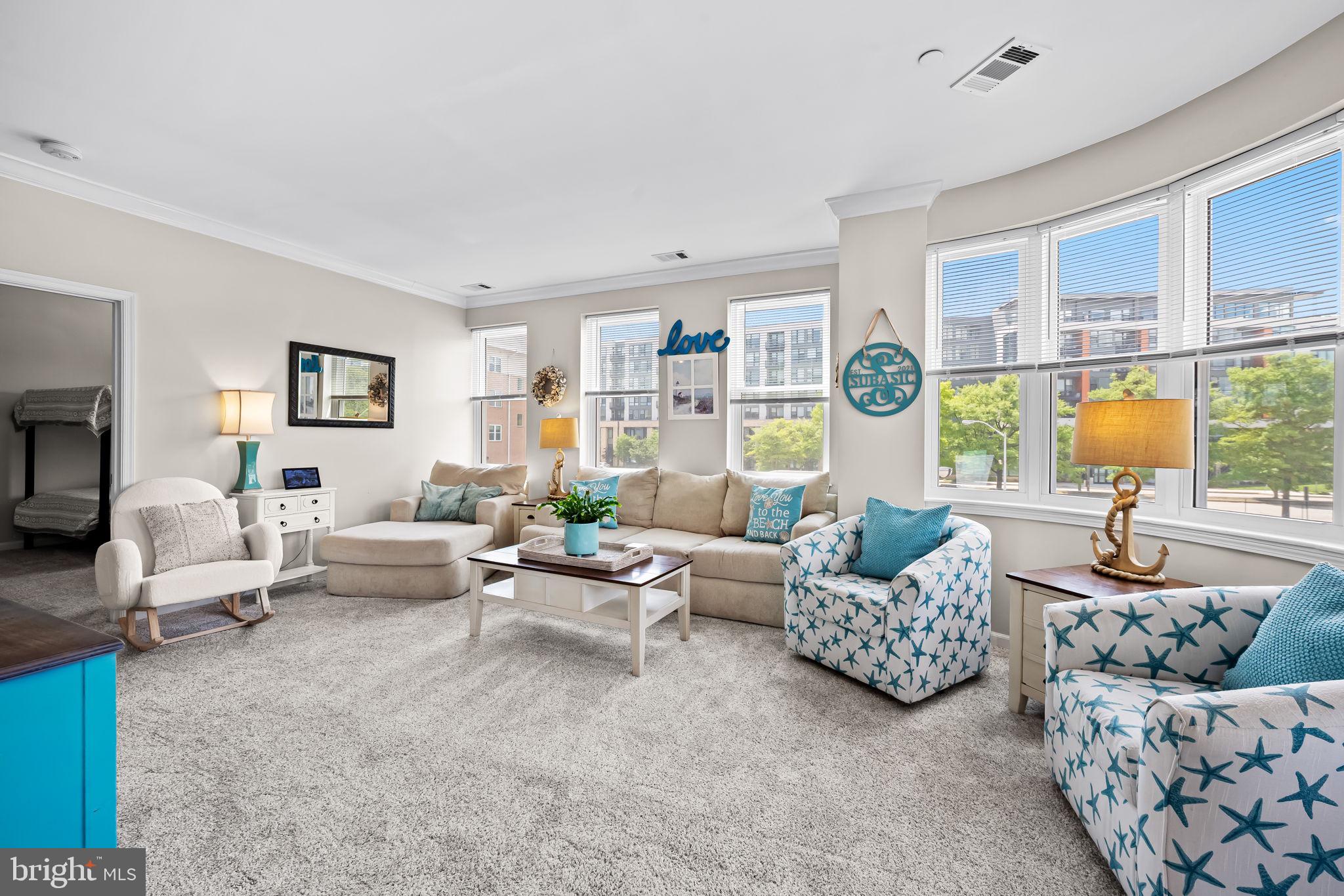 PIERSIDE AT HARBORVIEW - Residential
