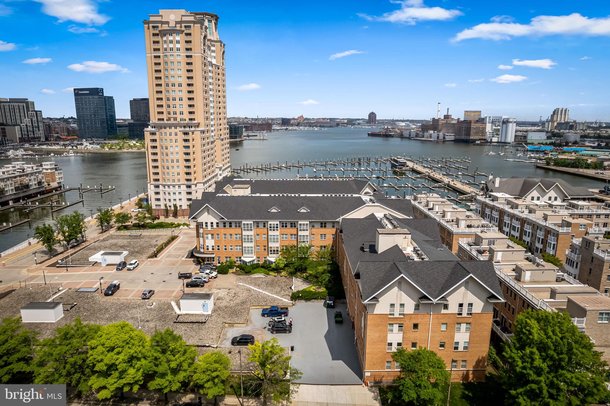 PIERSIDE AT HARBORVIEW - Residential