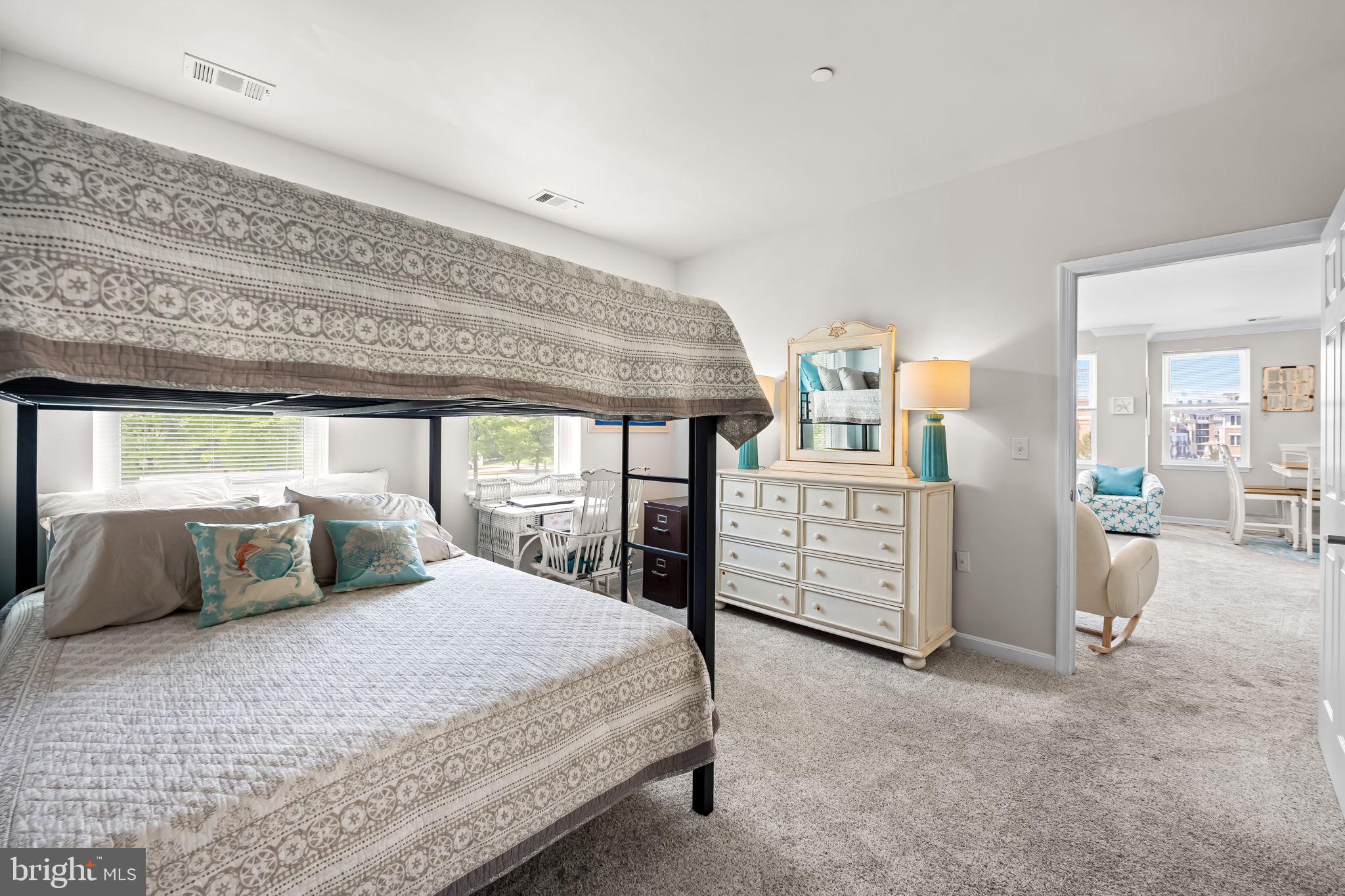 PIERSIDE AT HARBORVIEW - Residential
