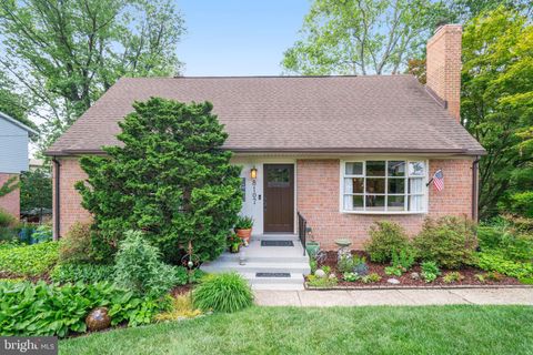 8107 SPRINGFIELD VILLAGE DRIVE SPRINGFIELD VA 22152