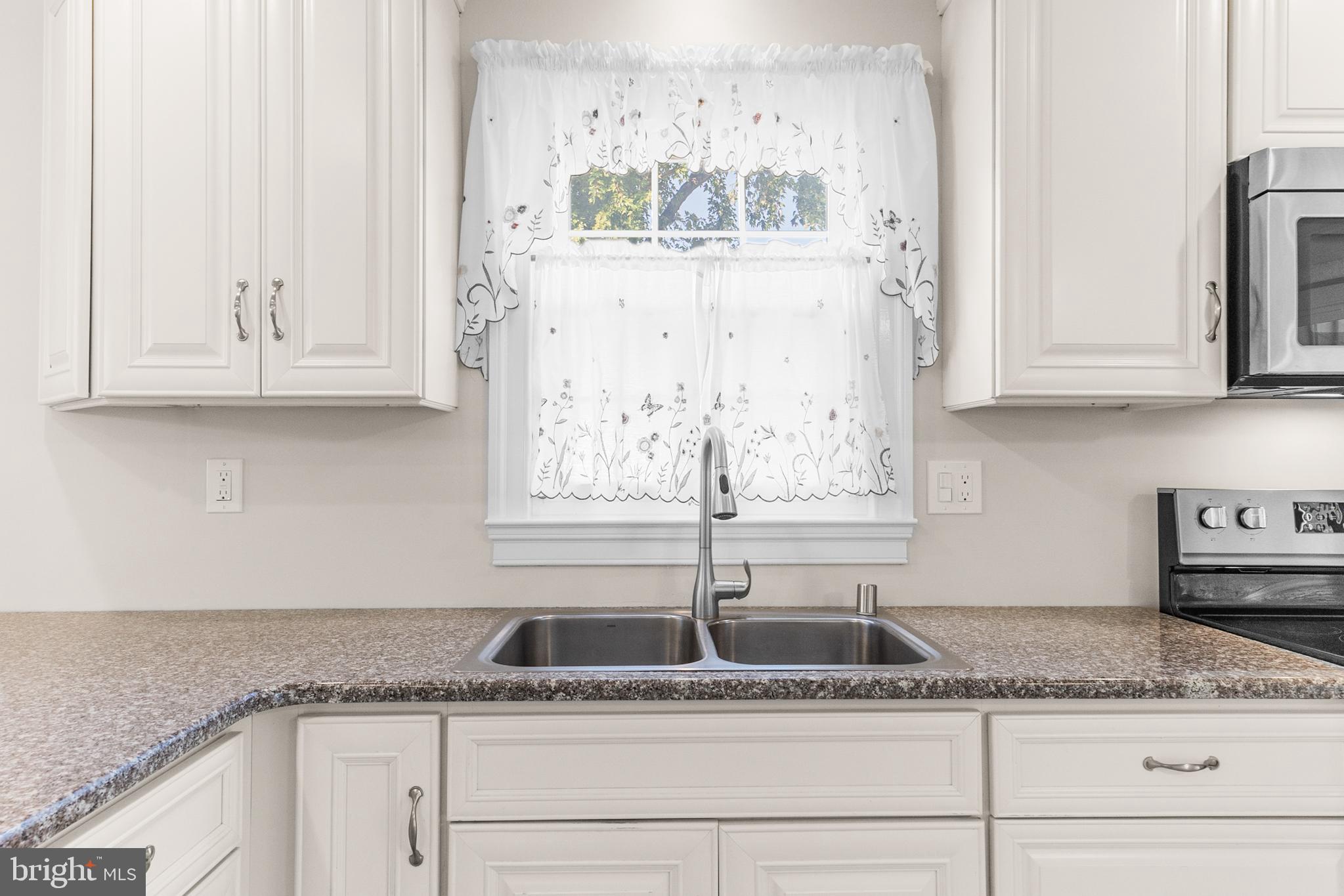 LEISURETOWNE - Residential Lease