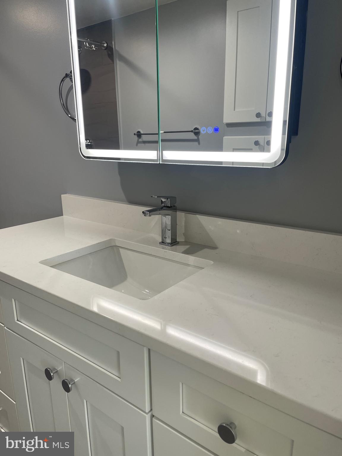 PROMENADE TOWERS - Residential Lease