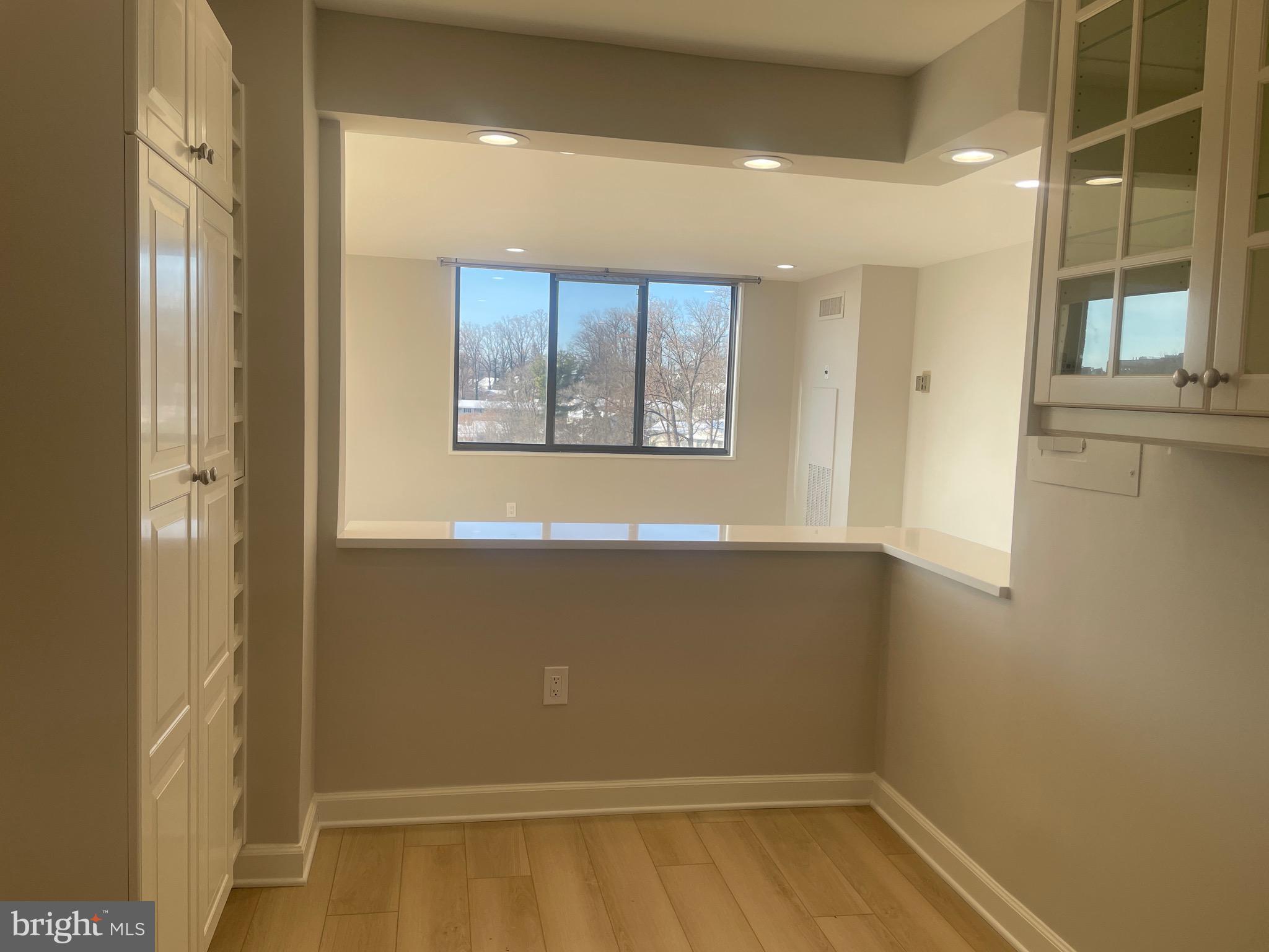 PROMENADE TOWERS - Residential Lease