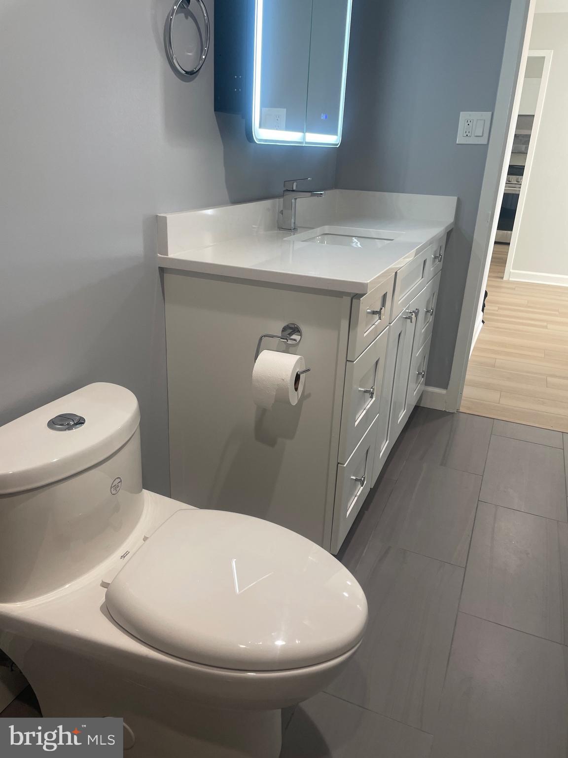 PROMENADE TOWERS - Residential Lease