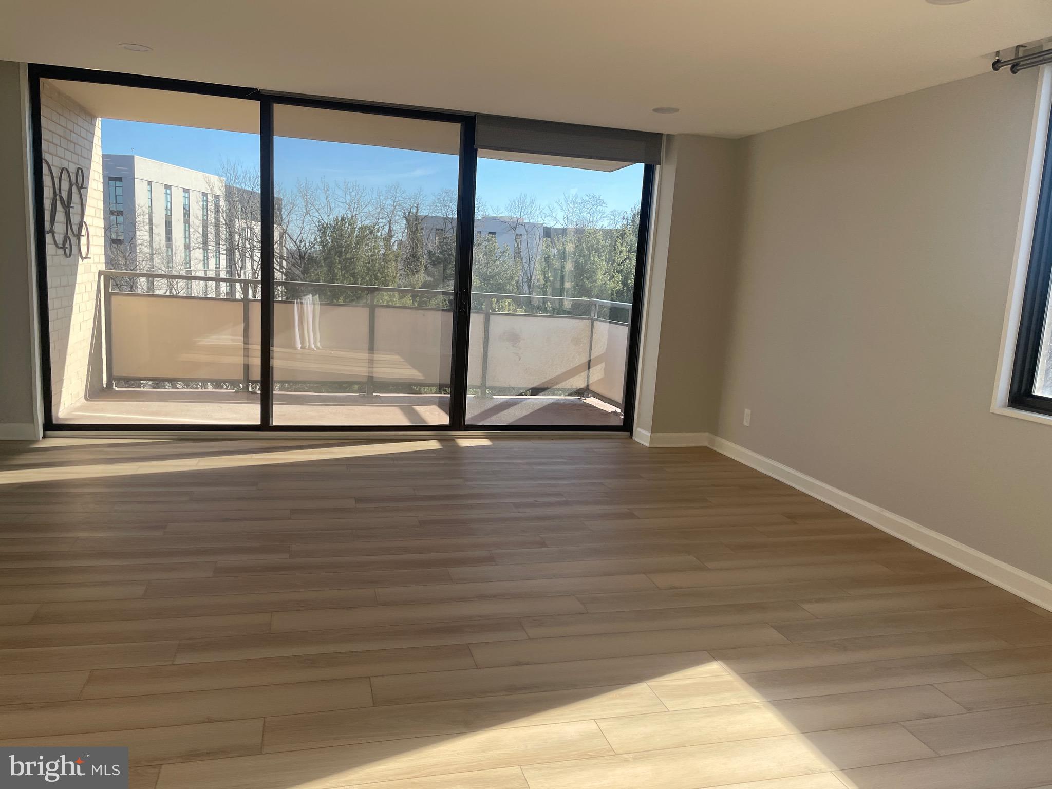 PROMENADE TOWERS - Residential Lease