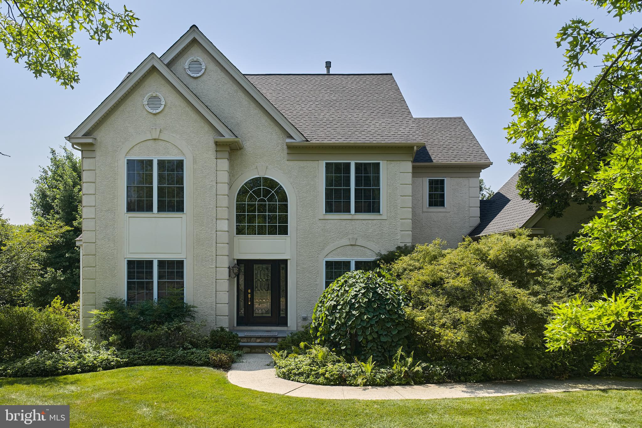 102 PARKSIDE DRIVE