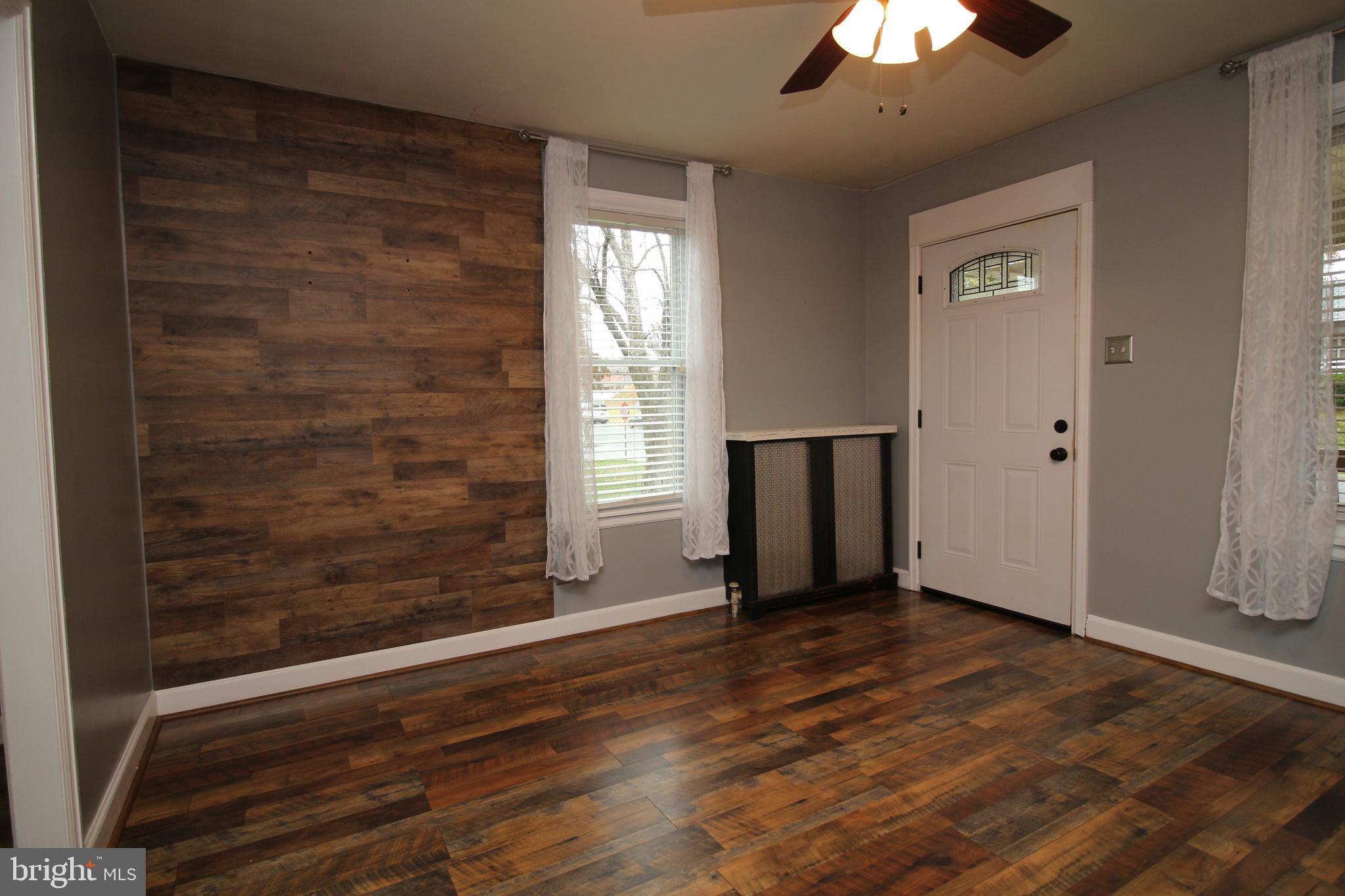 305 W ELM STREET