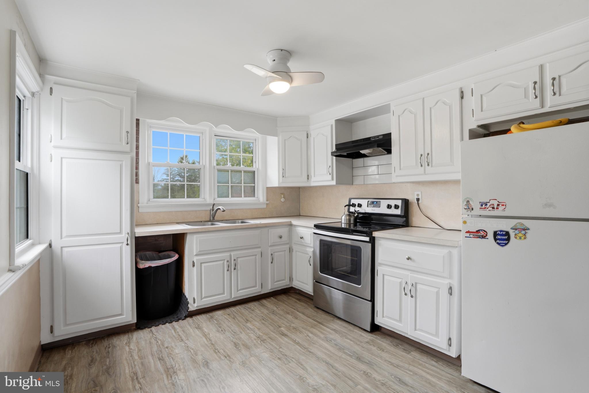 3250 MANOR ROAD