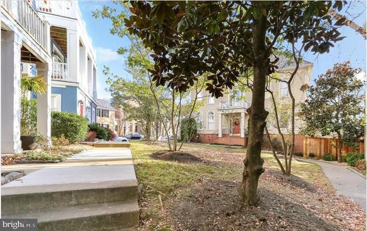 KENTLANDS - Residential Lease