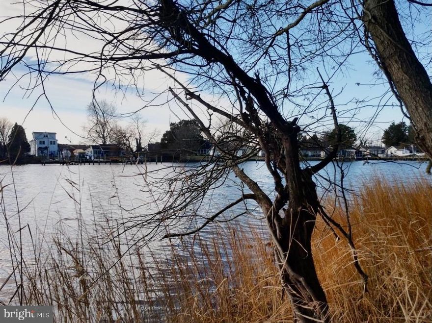 Gorgeous Waterfront property! Older home on the lot.  Being sold "As-is" 
DO NOT ENTER HOME!