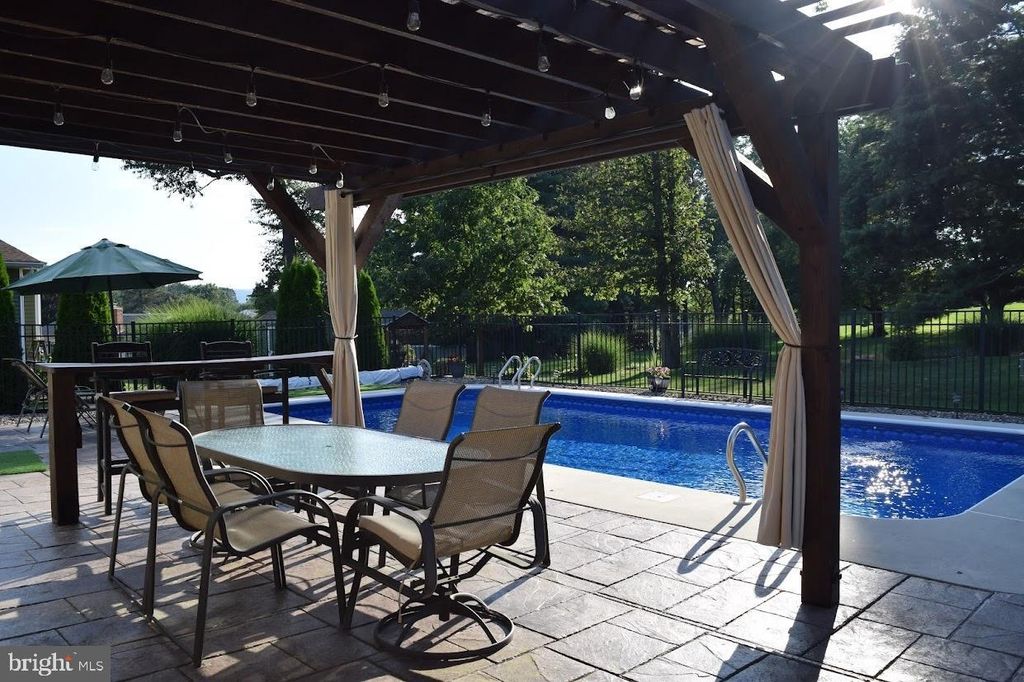 Photo of 882 Hawthorn Ave, MECHANICSBURG, PA 17055 (MLS # PACB2048896)