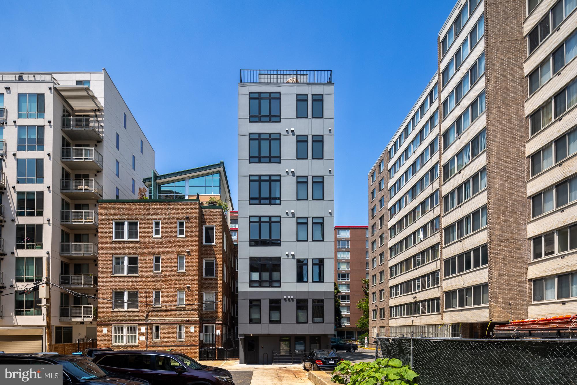 LOGAN CIRCLE - Residential