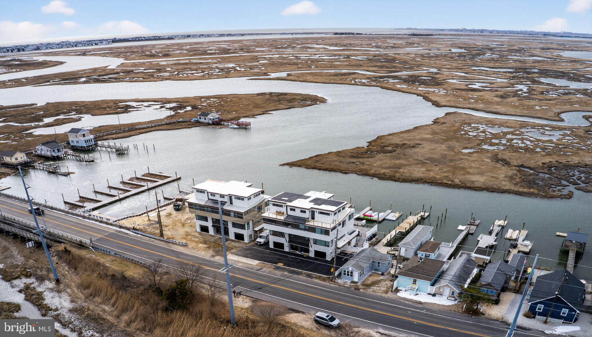 923 STONE HARBOR BOULEVARD W