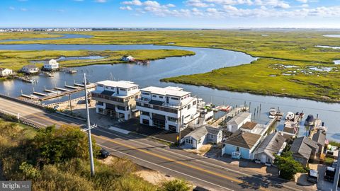 Townhouse For Sale - 923 Stone Harbor Boulevard<br/> STONE HARBOR, NJ 08247