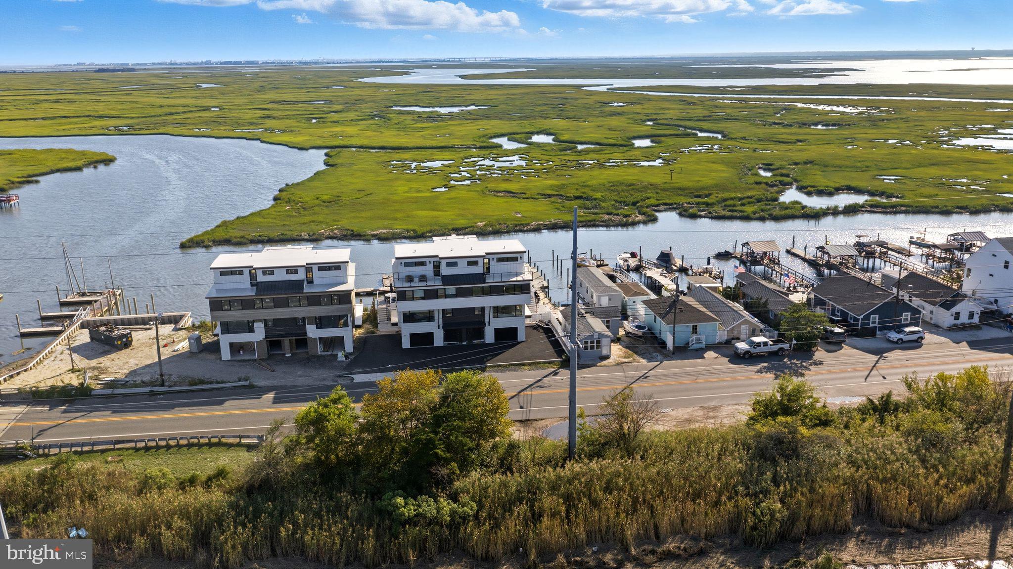 923 STONE HARBOR BOULEVARD W