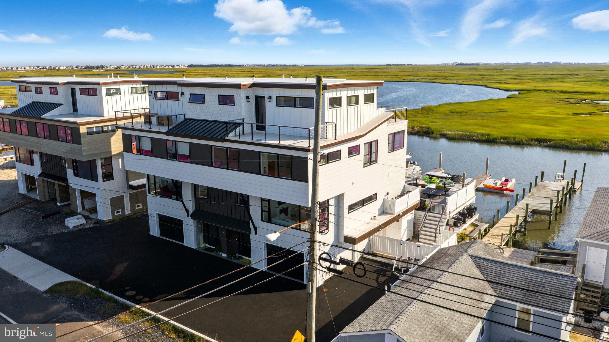 923 STONE HARBOR BOULEVARD W