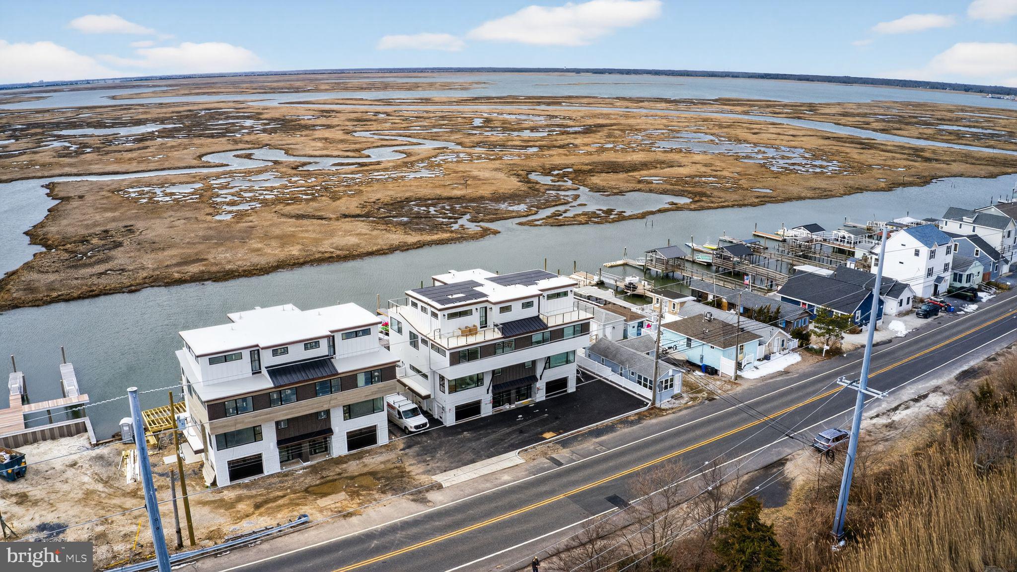 923 STONE HARBOR BOULEVARD W