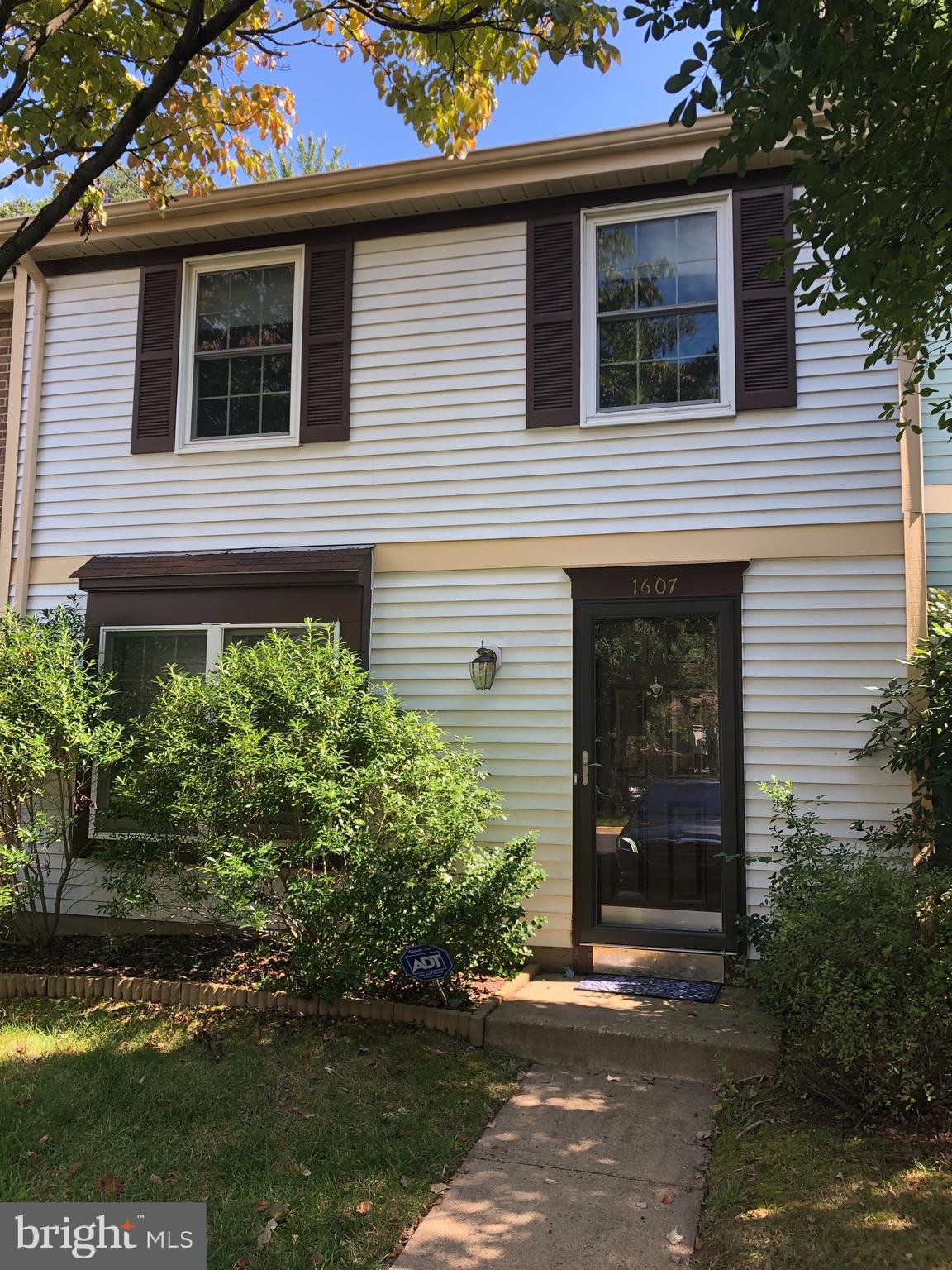 RESTON - Residential Lease