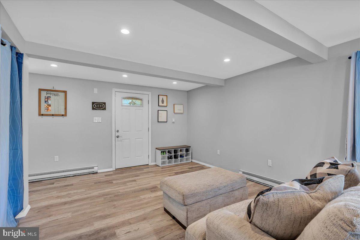 6 RENO COURT