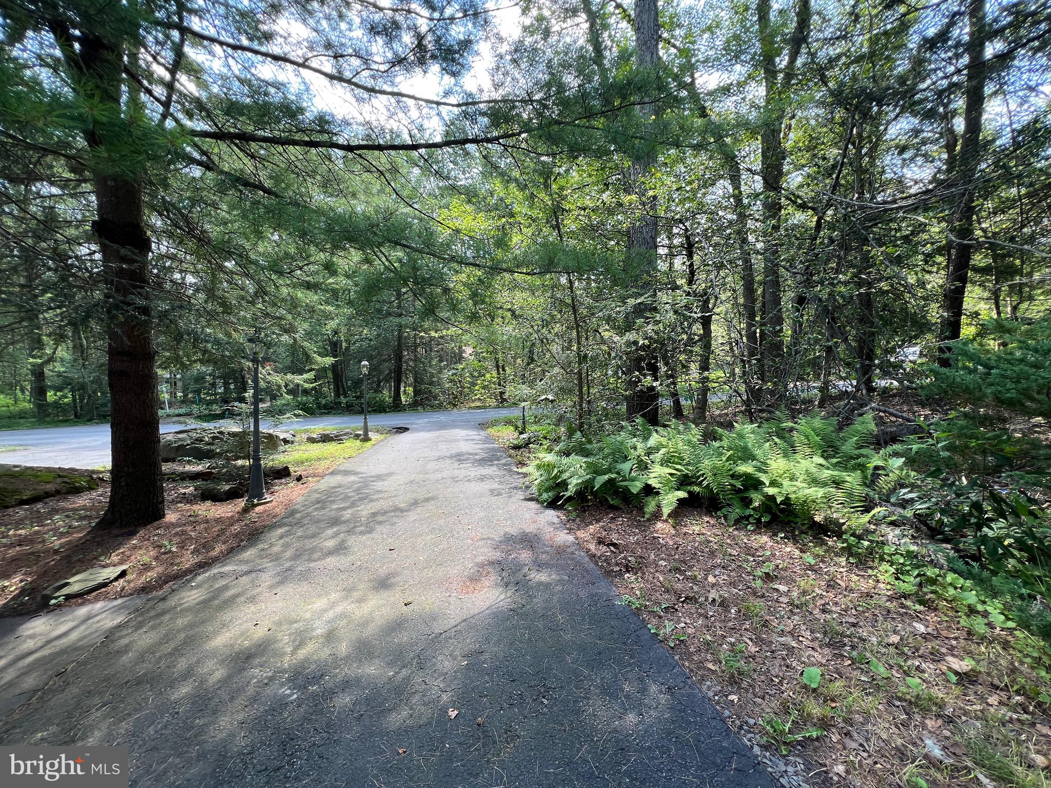 2533 COUNTRY CLUB DRIVE