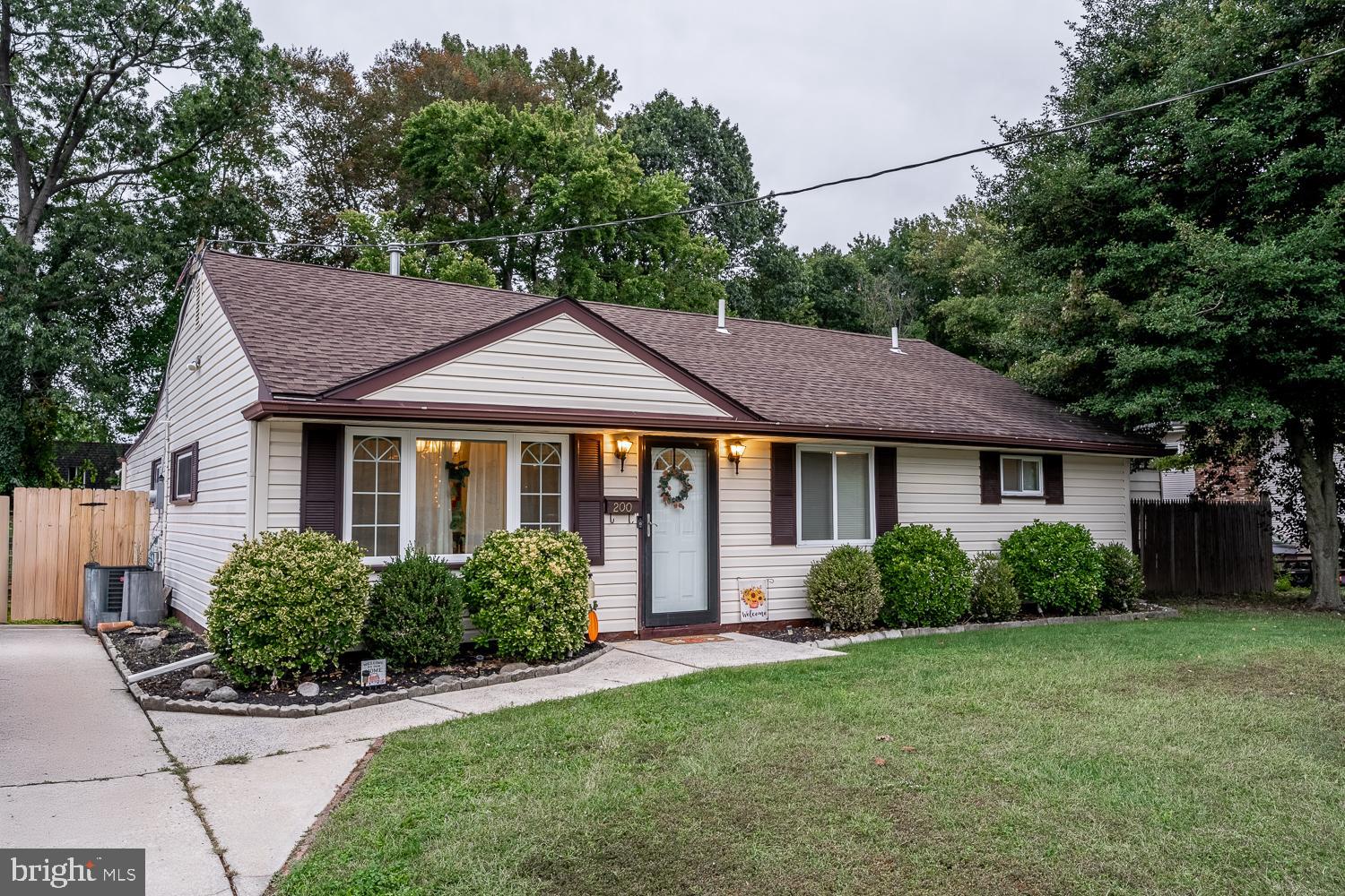 200 E RUDDEROW AVENUE