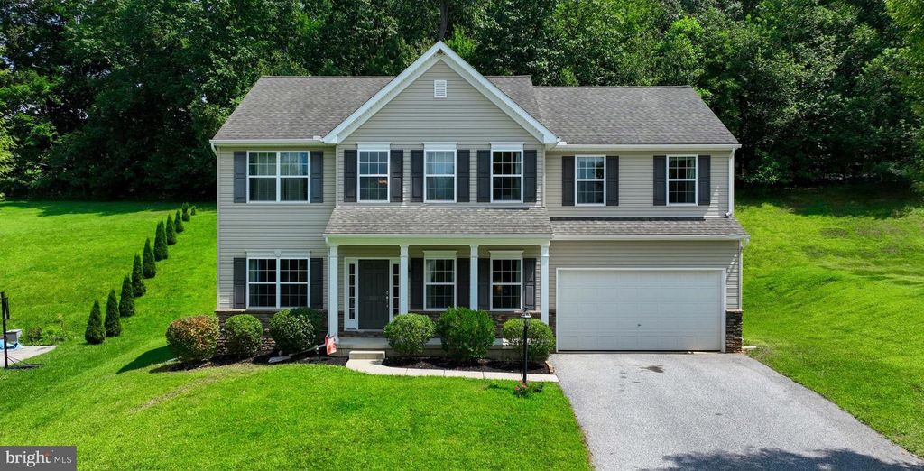 Photo of 20062 Meadowsweet Lane, GLEN ROCK, PA 17327 (MLS # PAYK2087116)