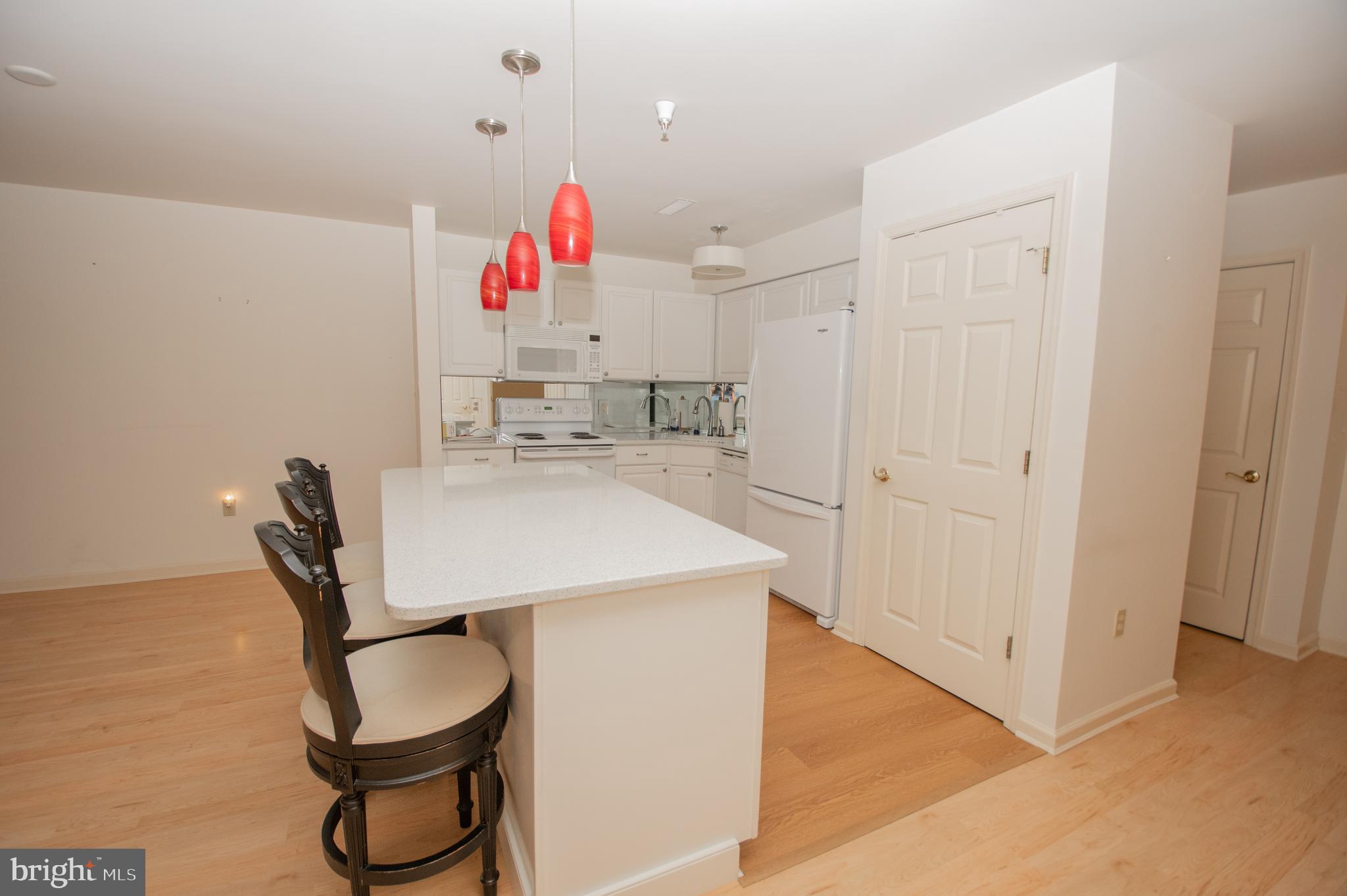 1101 S SCHUMAKER DRIVE 007