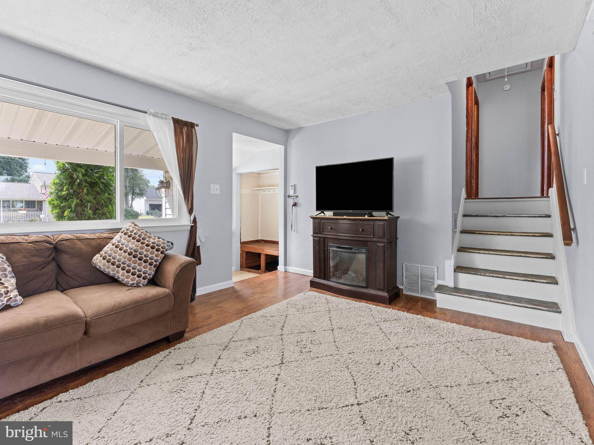 16 KINGSLEY ROAD