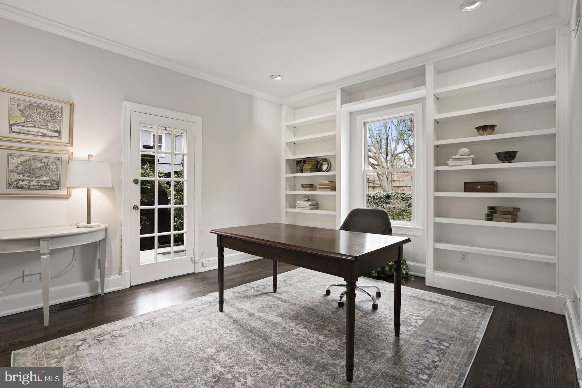 GEORGETOWN - Residential