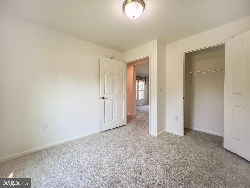 LINDALE VILLAGE - Residential