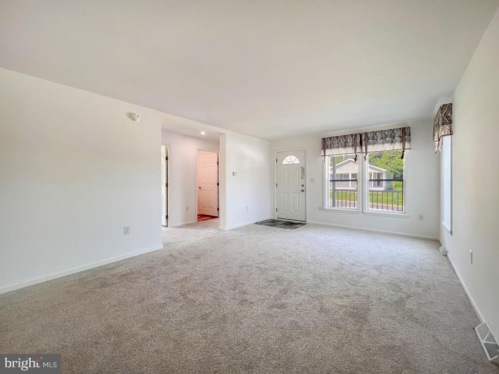 LINDALE VILLAGE - Residential