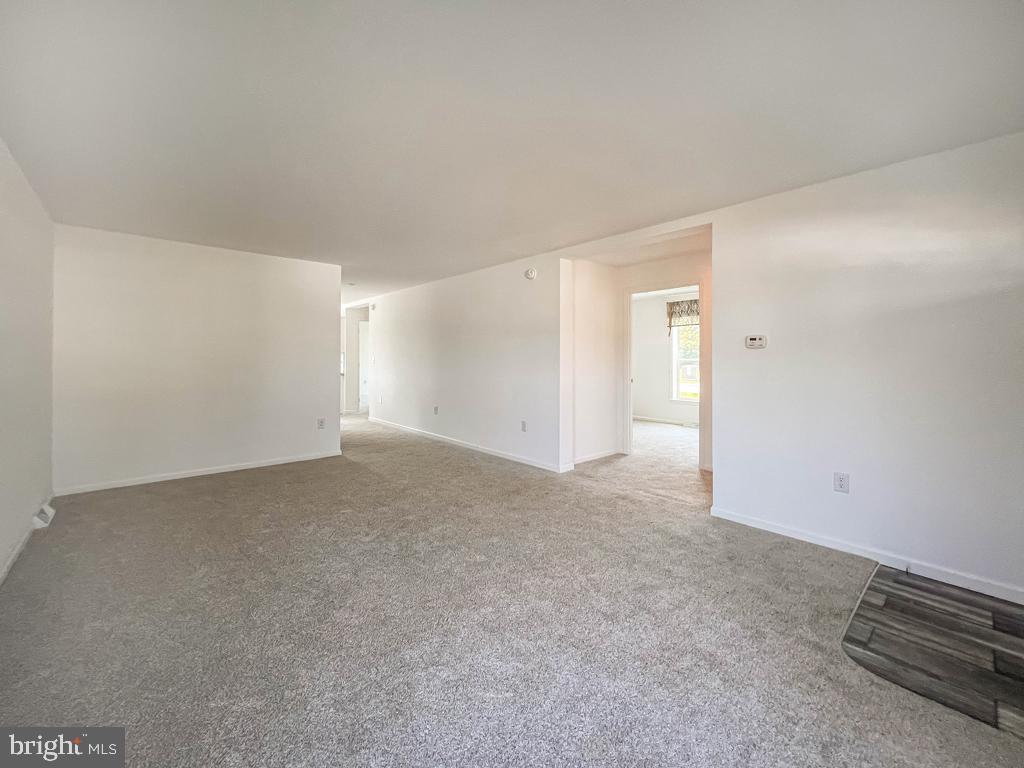 LINDALE VILLAGE - Residential