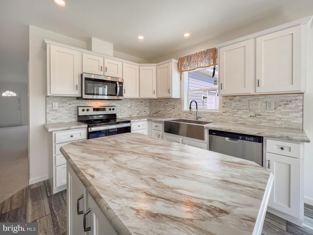 LINDALE VILLAGE - Residential