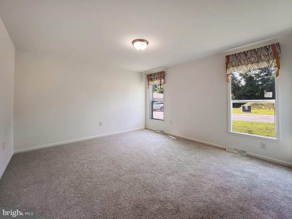 LINDALE VILLAGE - Residential