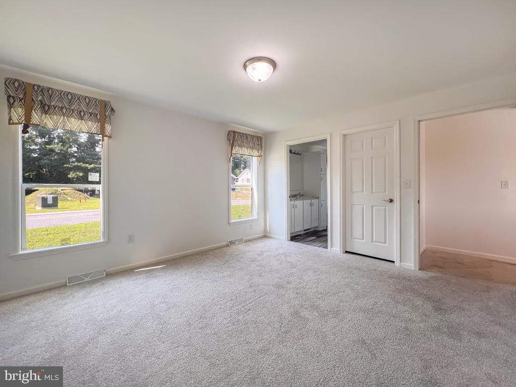 LINDALE VILLAGE - Residential