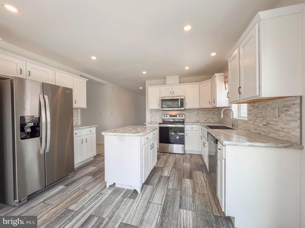 LINDALE VILLAGE - Residential