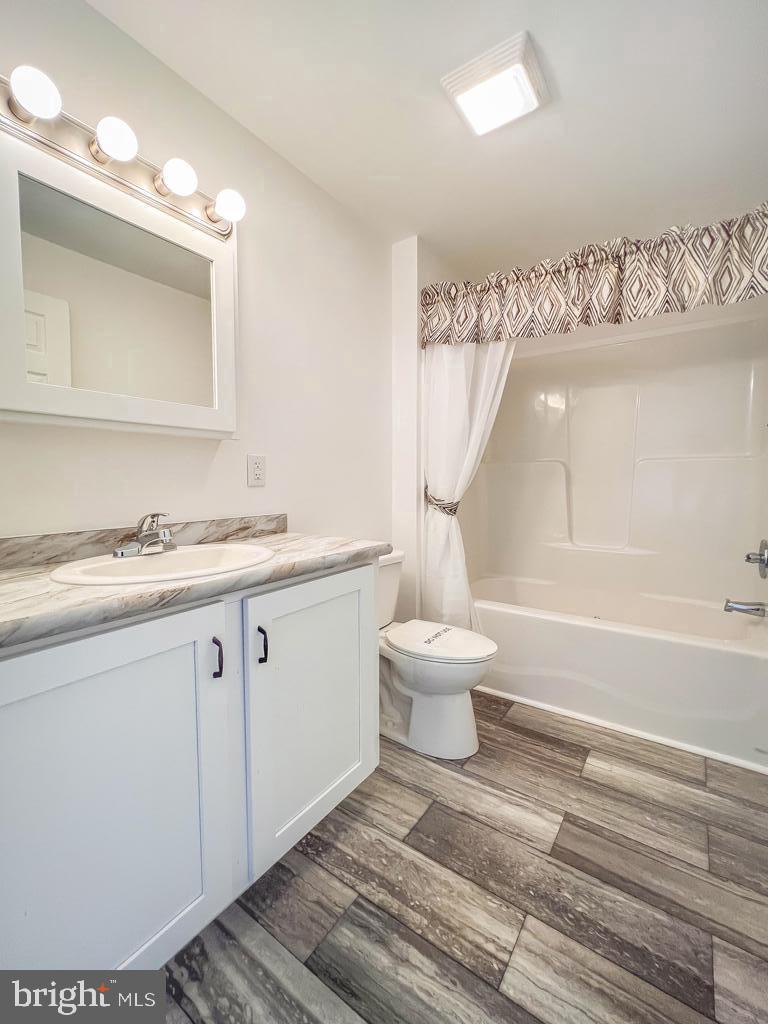 LINDALE VILLAGE - Residential