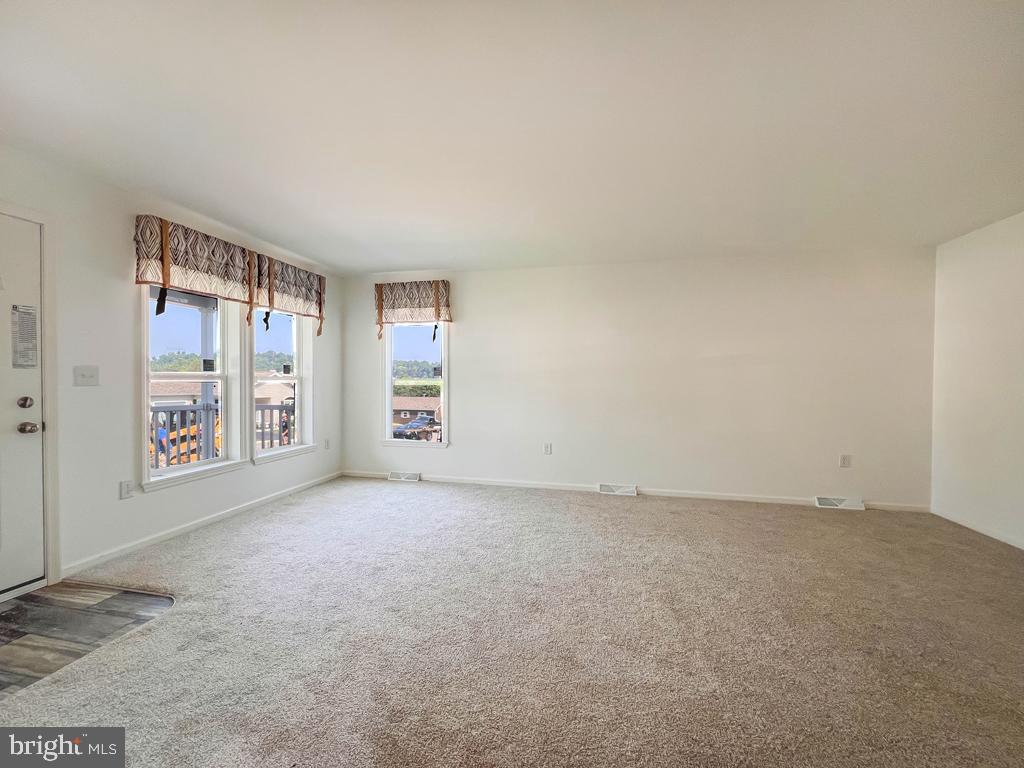 LINDALE VILLAGE - Residential