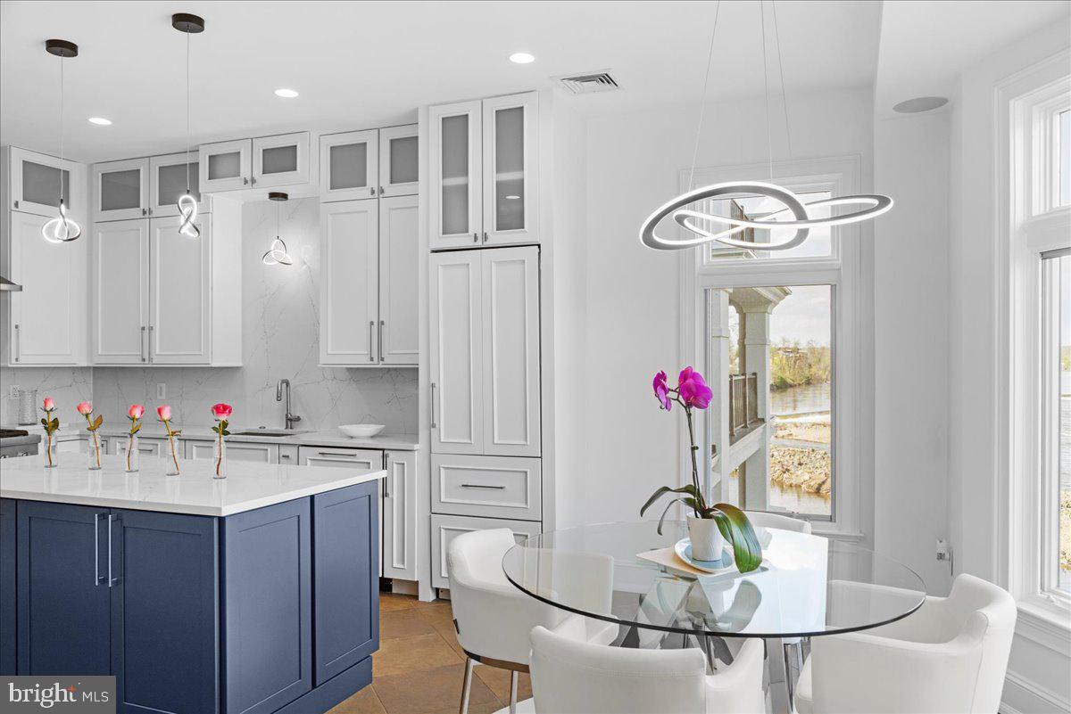 WATERVIEW PLACE - Residential