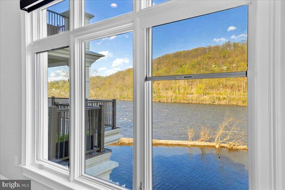 WATERVIEW PLACE - Residential