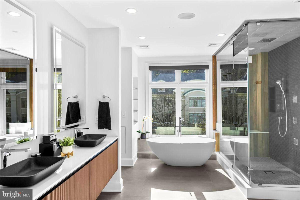 WATERVIEW PLACE - Residential