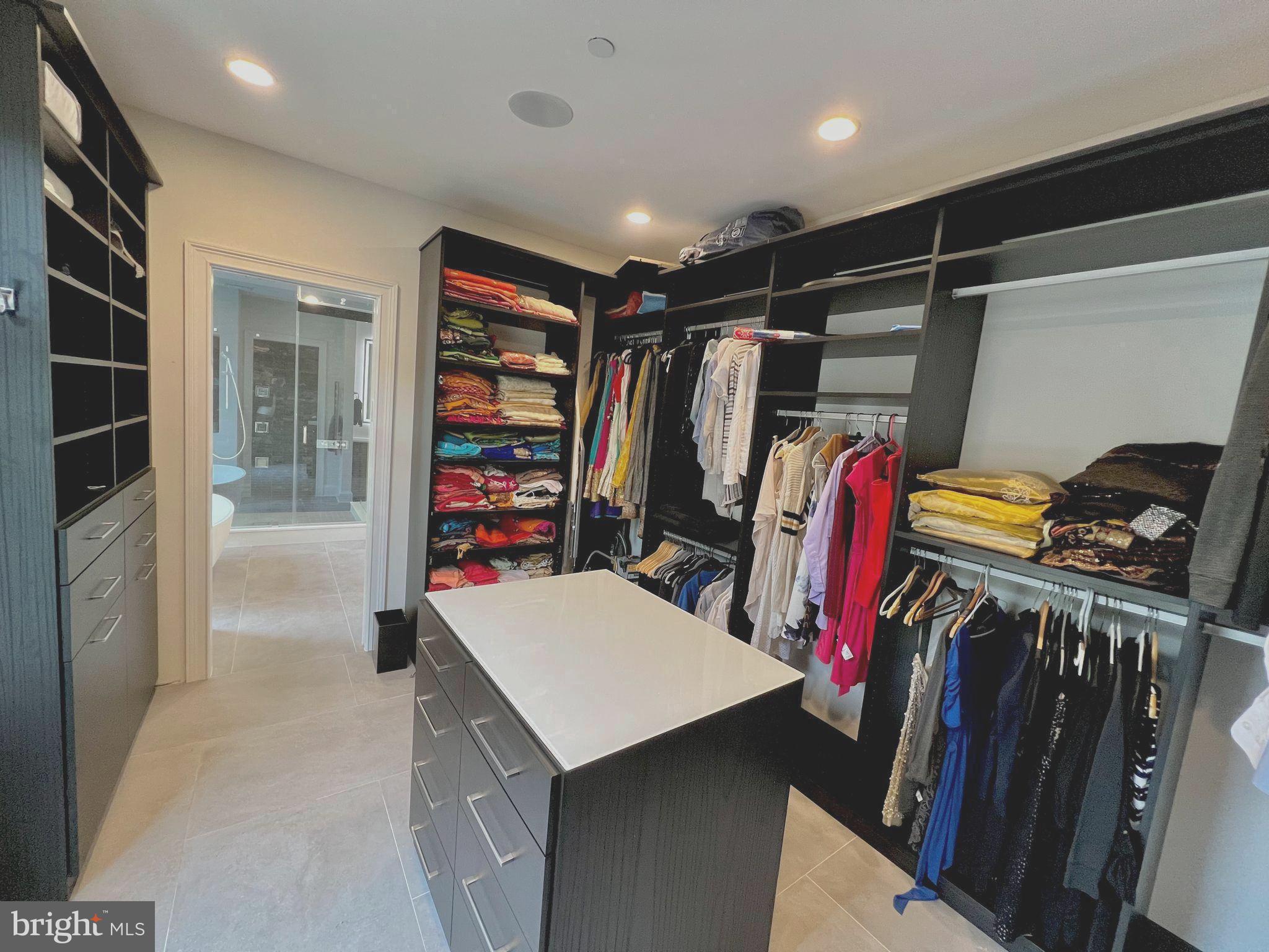 WATERVIEW PLACE - Residential