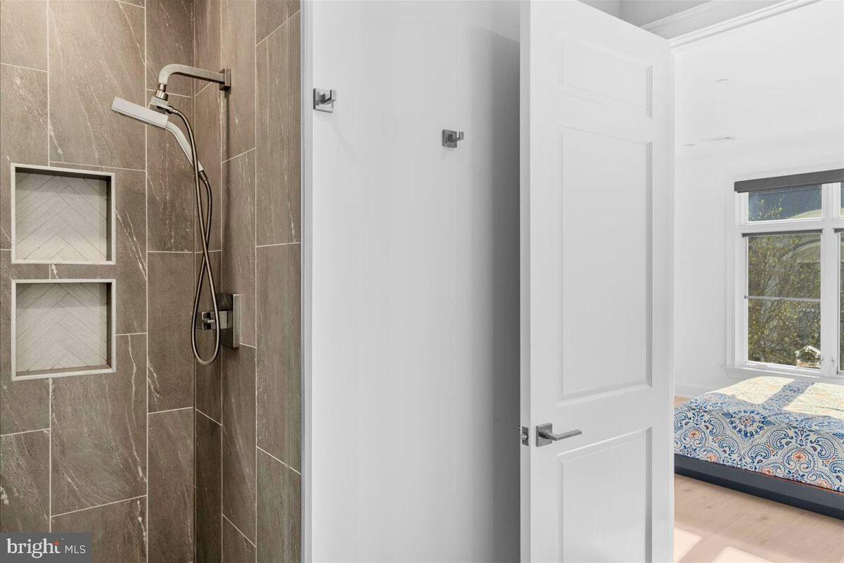 WATERVIEW PLACE - Residential