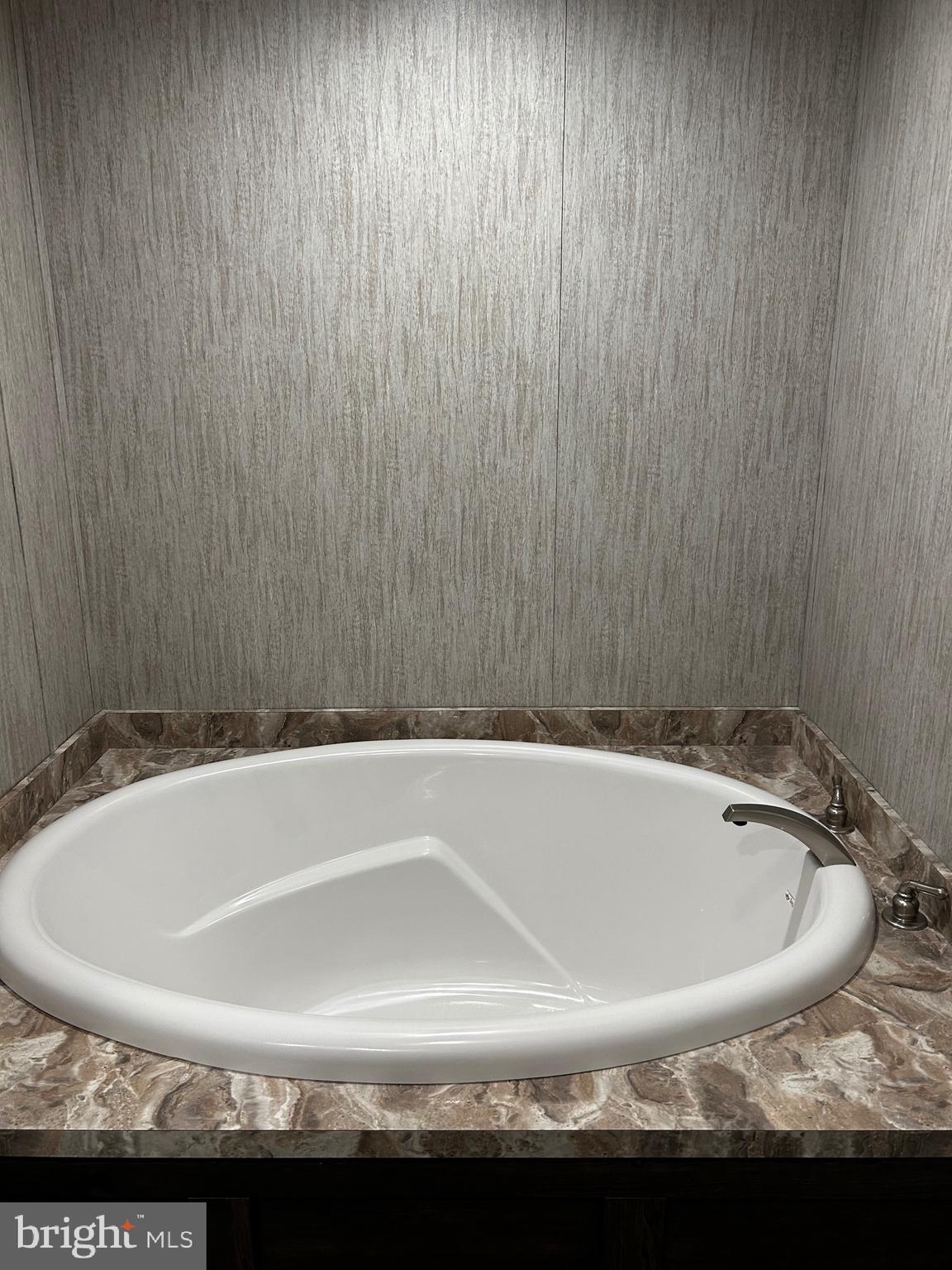 MIDDLE CREEK VILLAGE - Residential