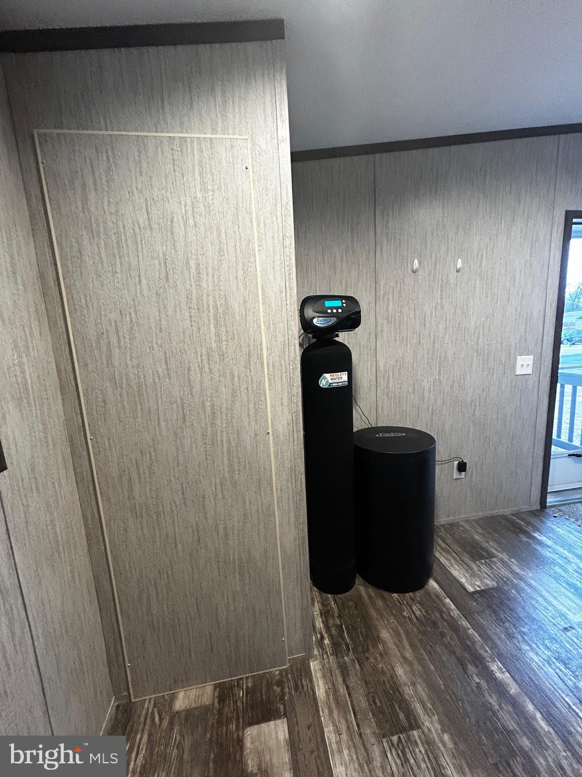 MIDDLE CREEK VILLAGE - Residential