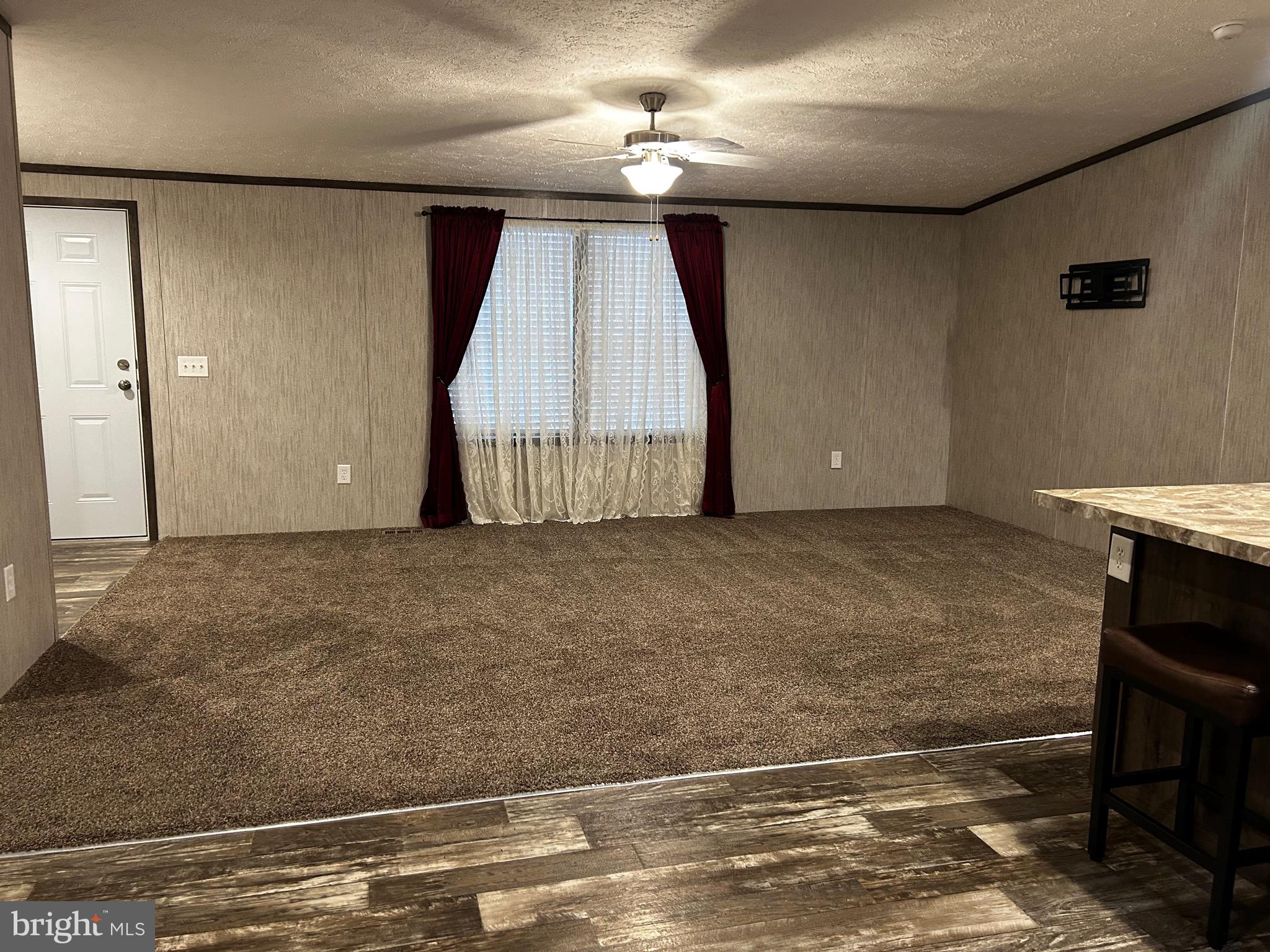 MIDDLE CREEK VILLAGE - Residential