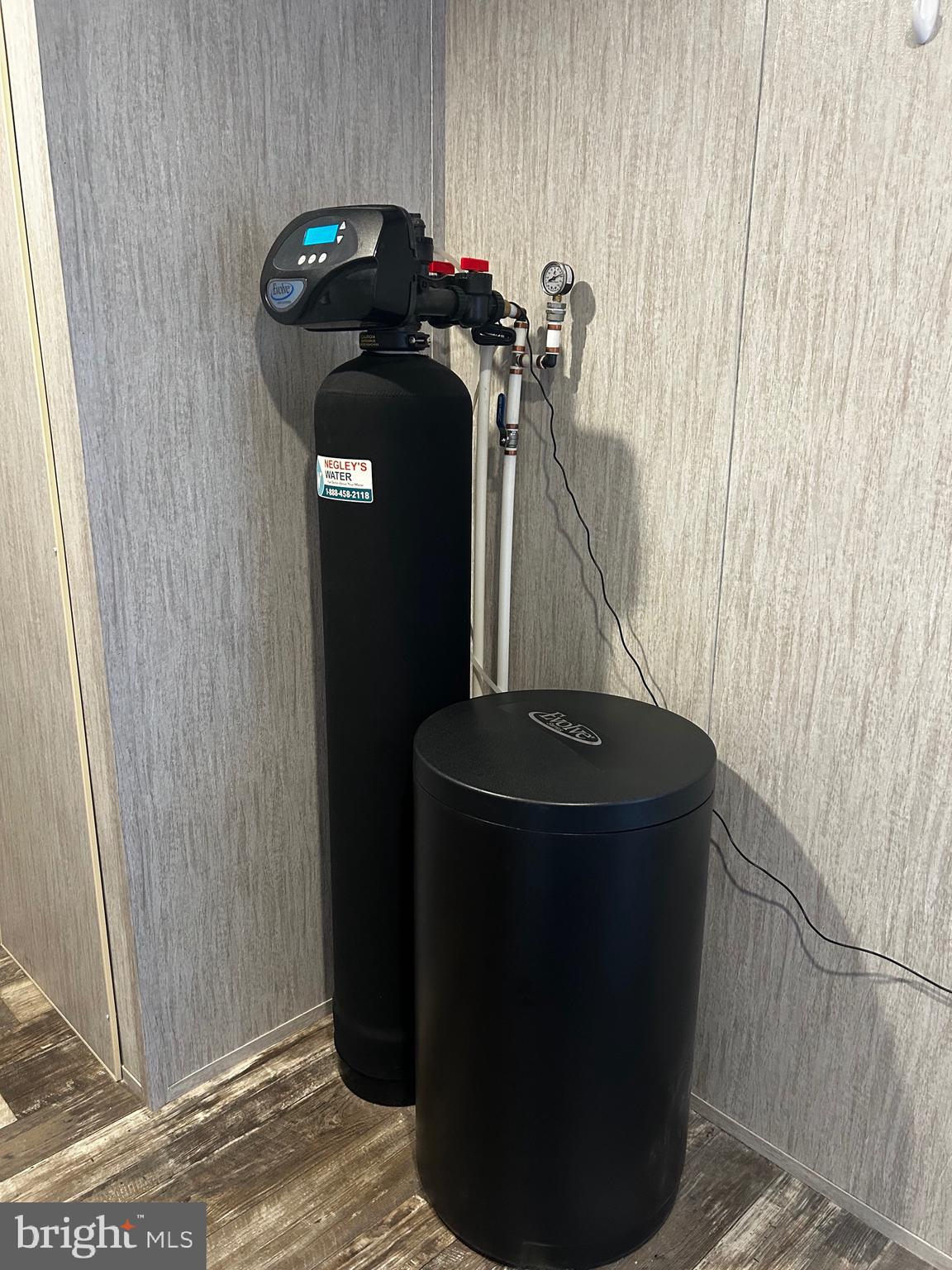 MIDDLE CREEK VILLAGE - Residential